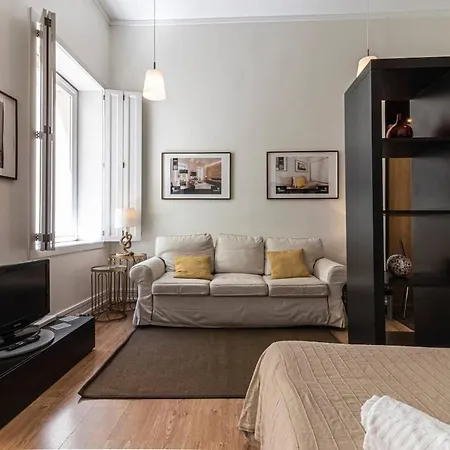 Well-located With Smart Space Apartment